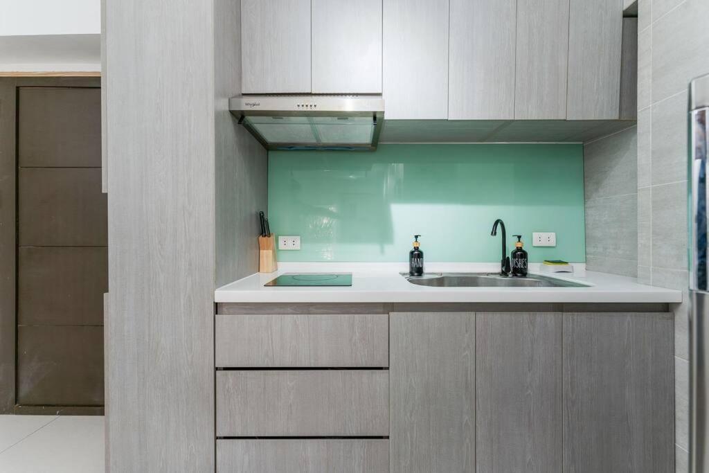 מקטאן Airport Express Hostel E-527, 2 Minutes To Airport,Fast Wifi, Free Netflix מראה חיצוני תמונה