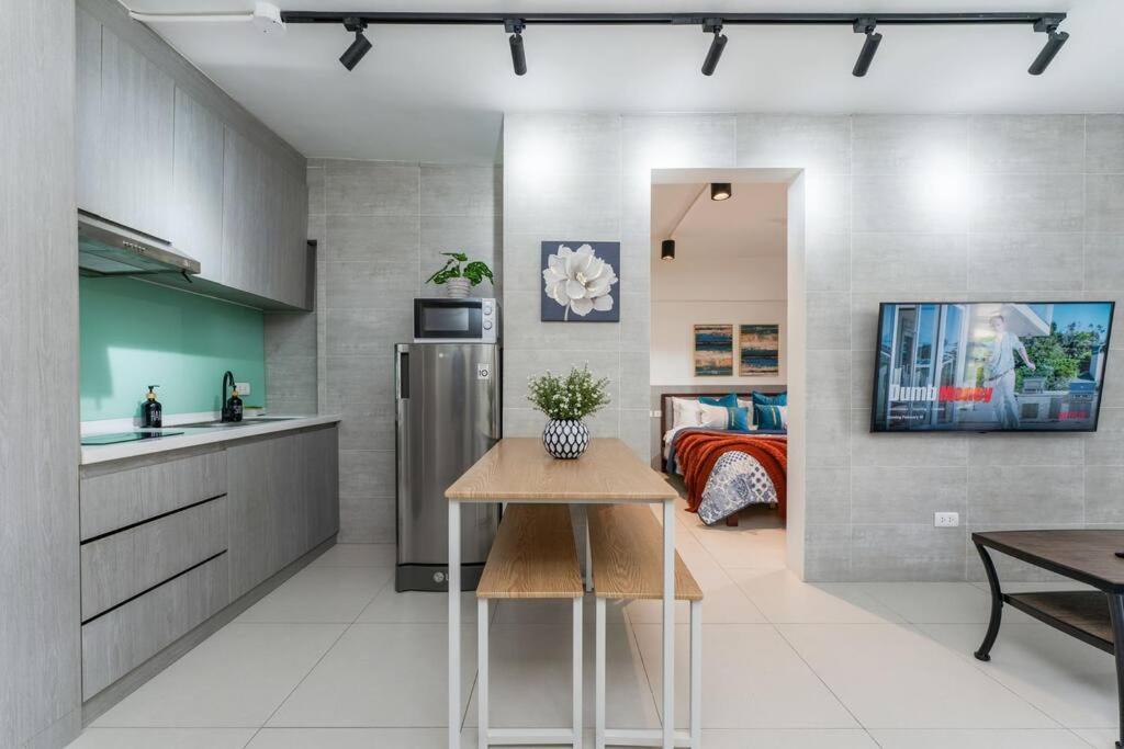 מקטאן Airport Express Hostel E-527, 2 Minutes To Airport,Fast Wifi, Free Netflix מראה חיצוני תמונה