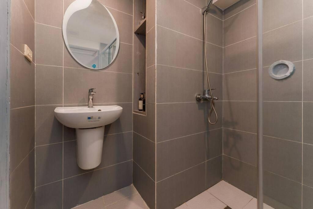 מקטאן Airport Express Hostel E-527, 2 Minutes To Airport,Fast Wifi, Free Netflix מראה חיצוני תמונה